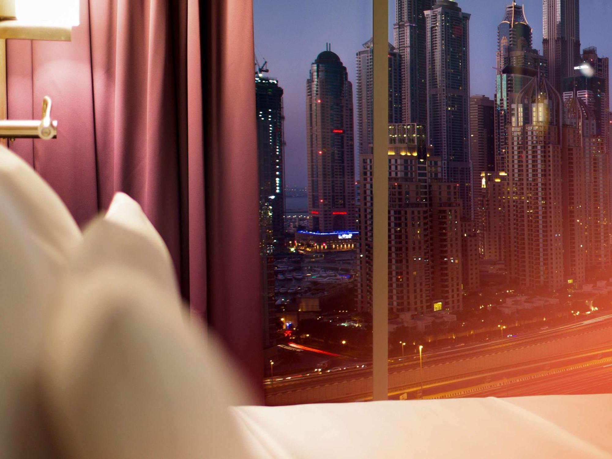 Pullman Dubai Jumeirah Lakes Towers Екстериор снимка View from a room